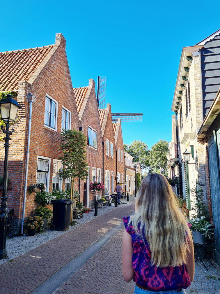 tholen straat mensen