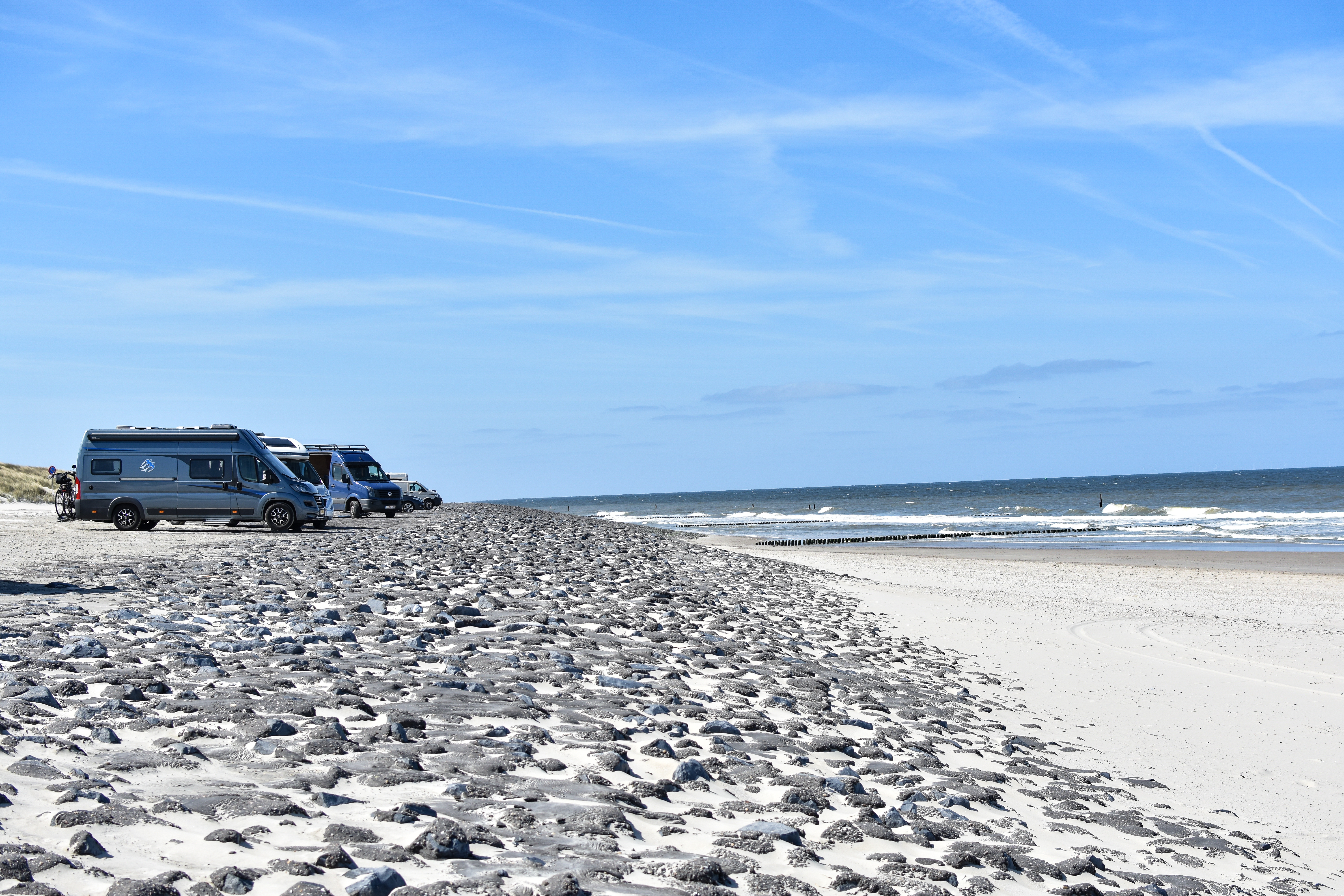 Campers bij het water