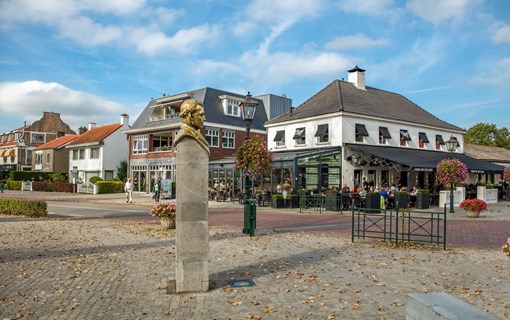 Sluis standbeeld van Dale