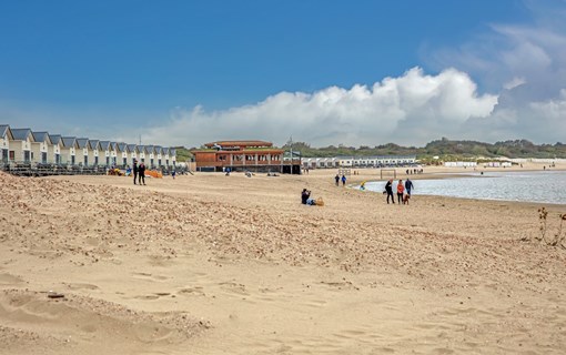 Vrouwenpolder strand strandhuis