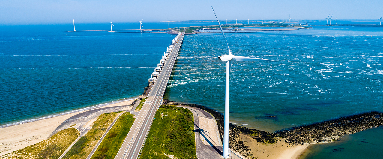 De Oosterscheldekering is erg belangrijk voor de toegankelijkheid van Zeeland. 
