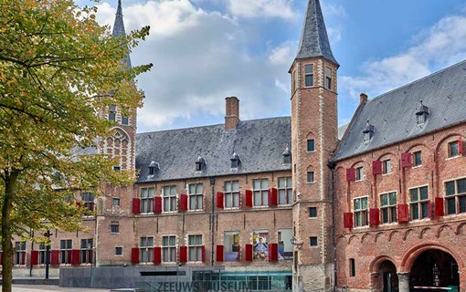 Abdijplein stad Middelburg - Zeeuws Museum