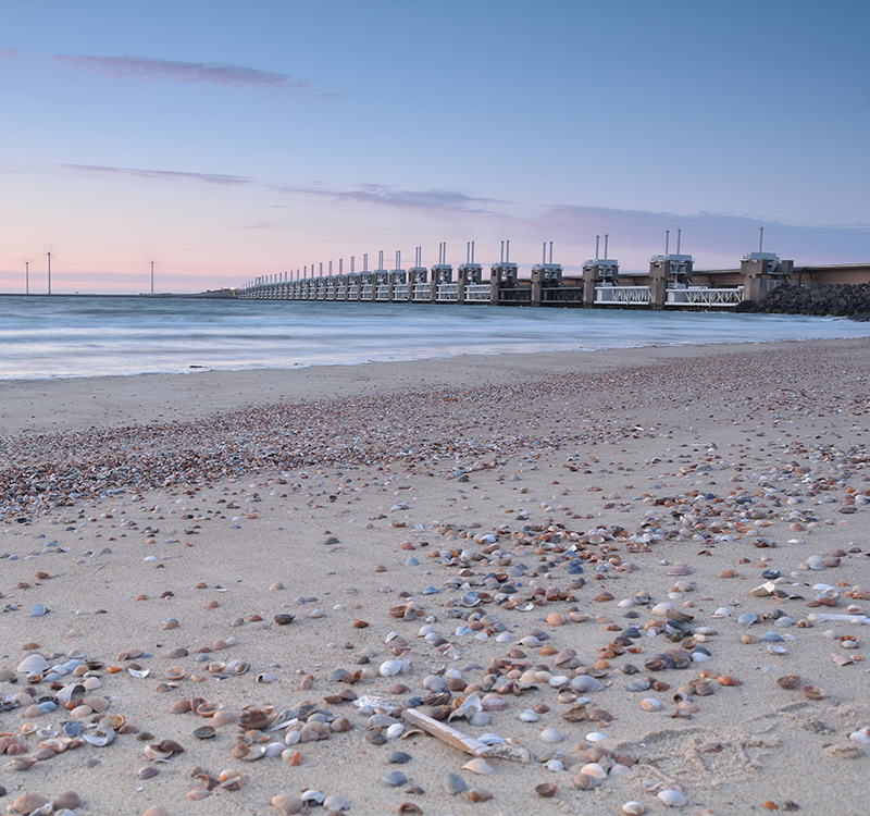 Oosterschelde Zeeland bij schemering