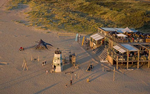 Strandpaviljoen de Dam Vrouwenpolder strand