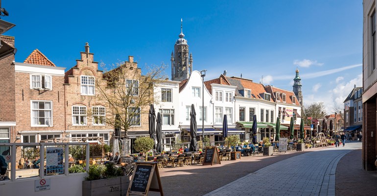 Terrassen in het centrum van de stad Middelburg