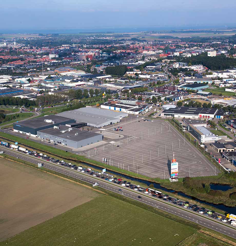 Bedrijventerrein de Poel in Goes naast de A58. Ben jij straks hier werkzaam of start je hier je eigen onderneming in de gemeente Goes?
