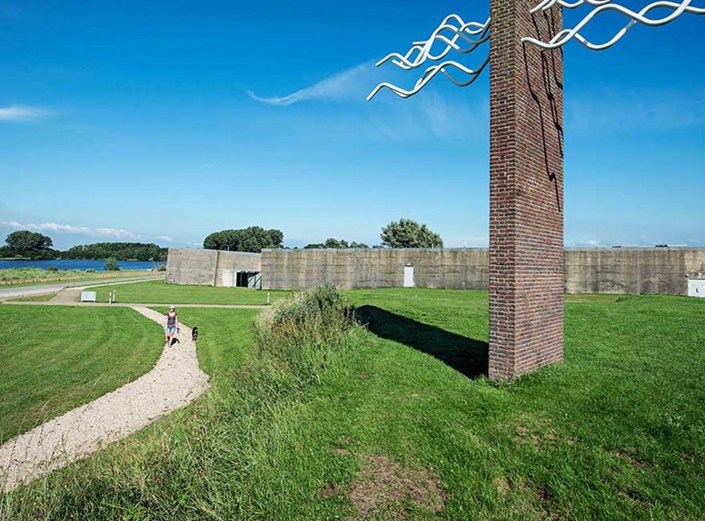 Watersnoodmuseum monument