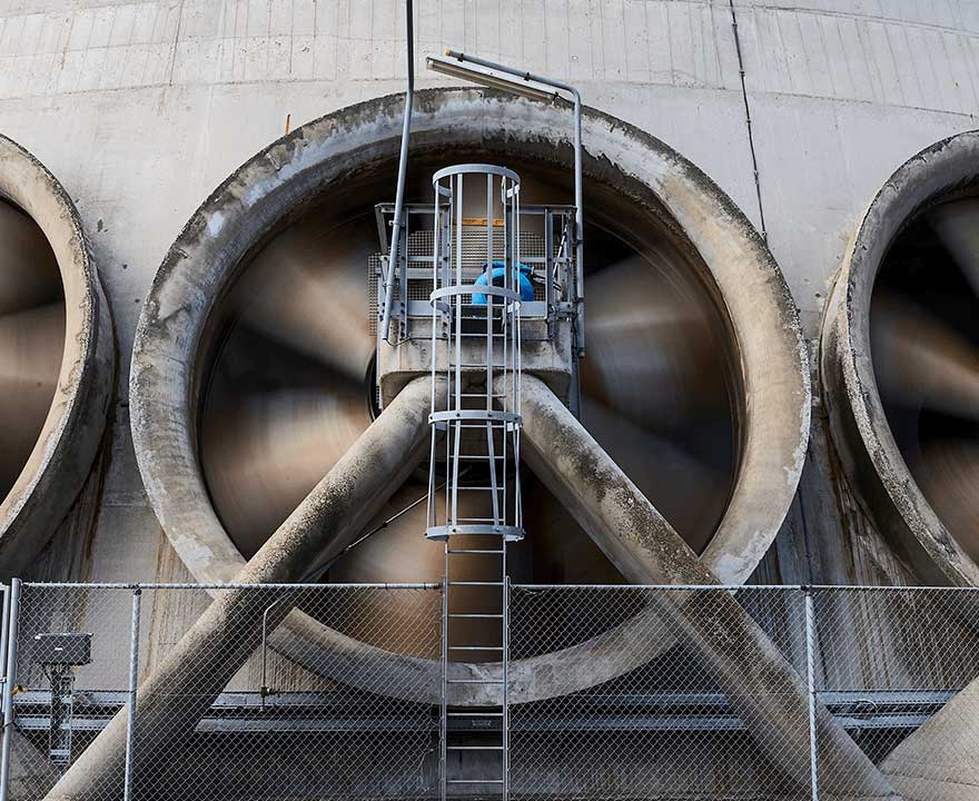 Luchtventilatie in Silo fabriek, een van de chemie bedrijven in Zeeland
