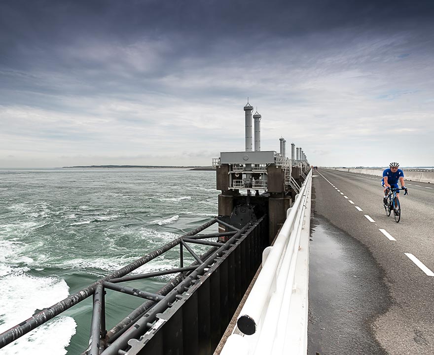 Fietsen op de Oosterscheldekering