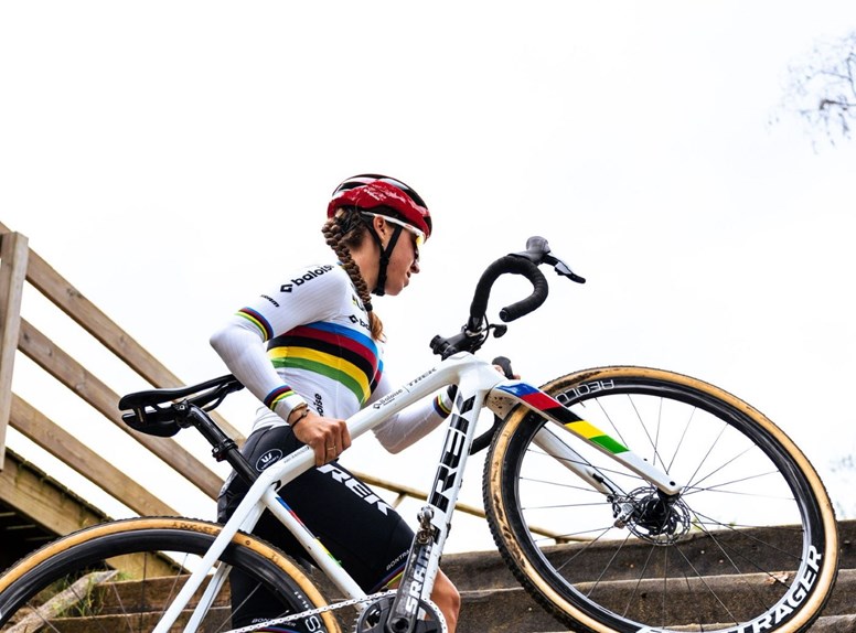 Profwielrenster Shirin van Anrooij